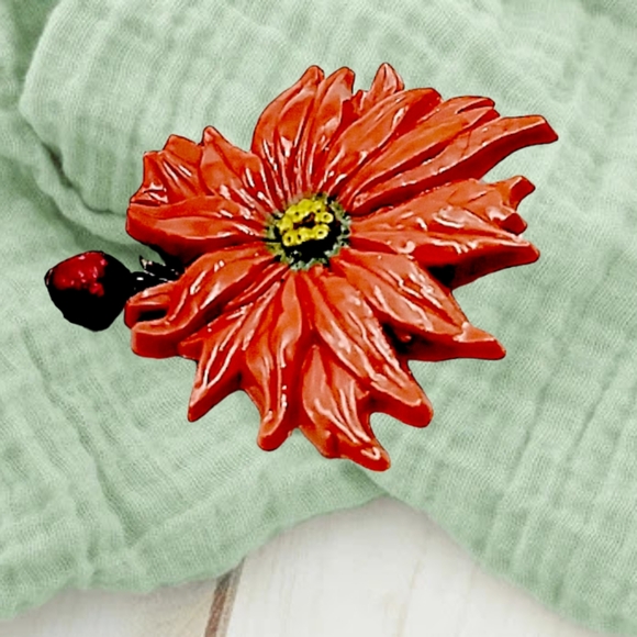 🌲10/$20.~Orange Colors Brooch - Picture 4 of 4